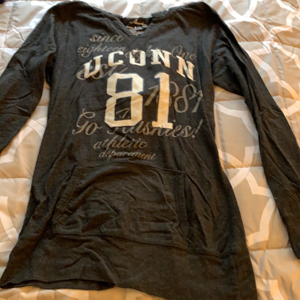 UConn women’s long sleeve hoodie tee